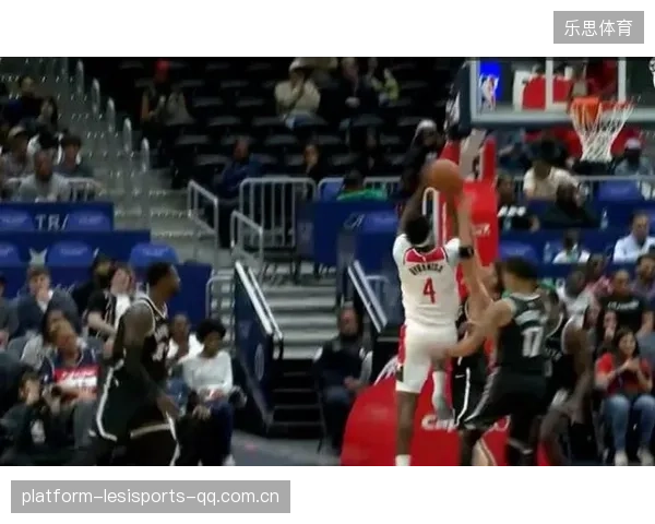 NBA传奇一幕：大帽扇飞篮球，震撼全场让对手倒退三步